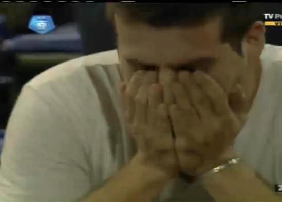 ColosalPopular's tweet photo. @TobiasCanallon Mírala bien cagón, ese sos vos, llorando y sufriendo como un puto para todo el país, este recuerdo te lo llevas a la tumba. Tenías que empatar de local contra All Boys y te ahorrabas la humillación. Tus amigos y familia, todos tienen esta foto, no te lo vas a olvidar nunca https://t.co/rtPIg9VaG0