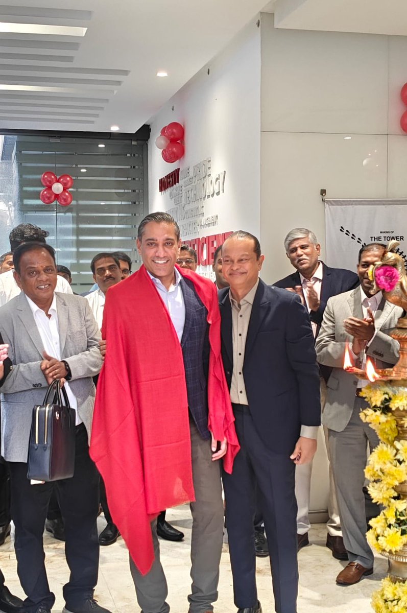 Perficient's tweet image. Perficient India had an inspiring week with our executive leadership team — a celebration of energy, insight, and collaboration! 💫
 
We were honored to host CEO Yusuf Tayob, CBO Mark Bruni, CDO Abhishek Sinha, CFO Rajesh Mehta, CHRO Heather Oxley, and Corporate Consultant Tauni…