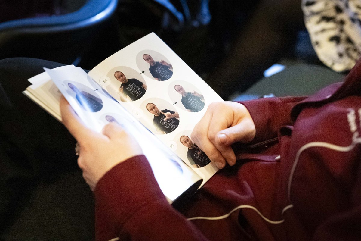 Un puente hacia la inclusión: académicas de Pedagogía en Educación Diferencial, presentan libro que visibiliza la lengua de señas desde Magallanes tinyurl.com/26usnktd