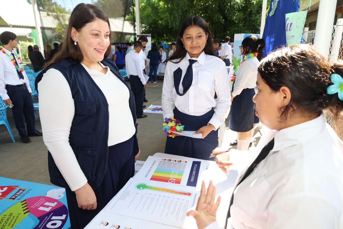 UEenElSalvador's tweet image. ¡Trabajando juntos, seguimos transformando el futuro de la juventud y niñez salvadoreña! 💫

Con el apoyo de la UE🇪🇺, @expertisefrance  y @EducacionSV  a través de #Agustine, el CE Juan Ernesto de Bedout da un gran paso hacia el futuro.