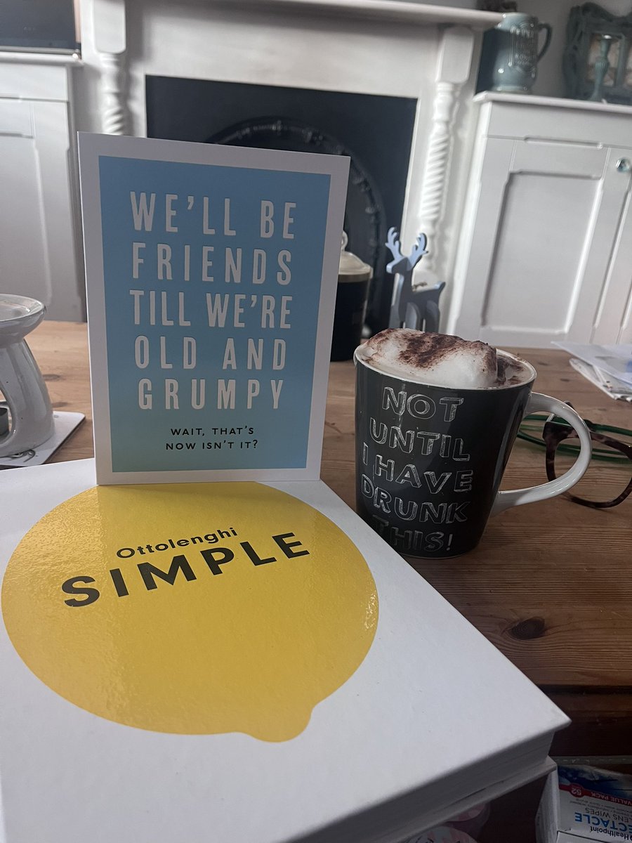 phoenix6413's tweet image. It’s my birthday 🎉🍾🥂🎁🎂🥳🎈