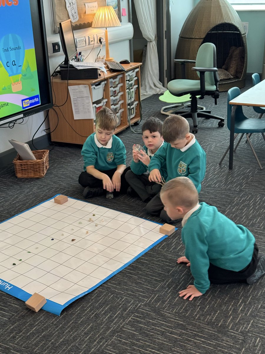 whitehouseps's tweet image. I love walking into EYFS to find one of Reception teaching three friends how to solve the #problemoftheweek #earlymaths #eyfs