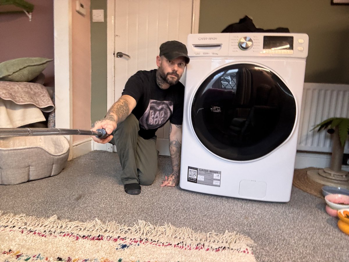 So, you guys remember that you so kindly raised enough money for us to get a new washing machine to help with the huge amount of blankets we need to keep clean for the bunnies? Well holy S**T!! ITS ON STEROIDS 🤣🤣🤣