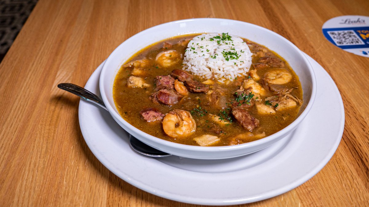 flyneworleans's tweet photo. Gumbo season is here! Where's the best place to get a bowl that warms your soul?
This is the Creole Gumbo from Leah's Kitchen in case you're hungry. #IndulgeMSY https://t.co/fXVNHXKbWt