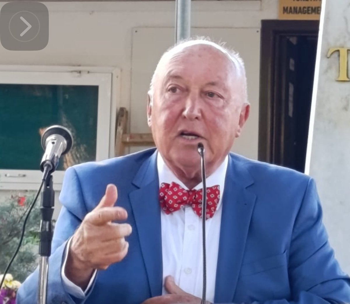 İzmir/Tire’de Ramada Inn otelinin 5. Katında kalıyorum. Gece yarısı 00:02’de ovada dikili koskoca otel sesleri çıkararak ciddi biçimde sarsıldı. Sanırım SINDIRGI ’da Kertil’de M4,5 büyüklüğünde bir artçı deprem daha oldu. Bu kesimde halen boşalmayan büyük bir gerginlik