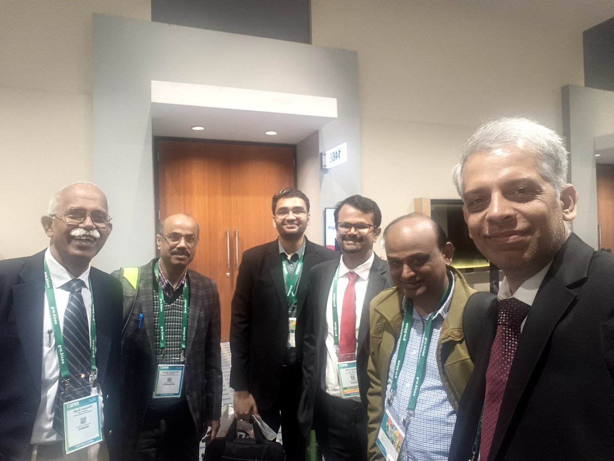 drshalimar's tweet image. #AASLD #tlm2025
With talented young members of the team and colleagues 
@aiims_newdelhi