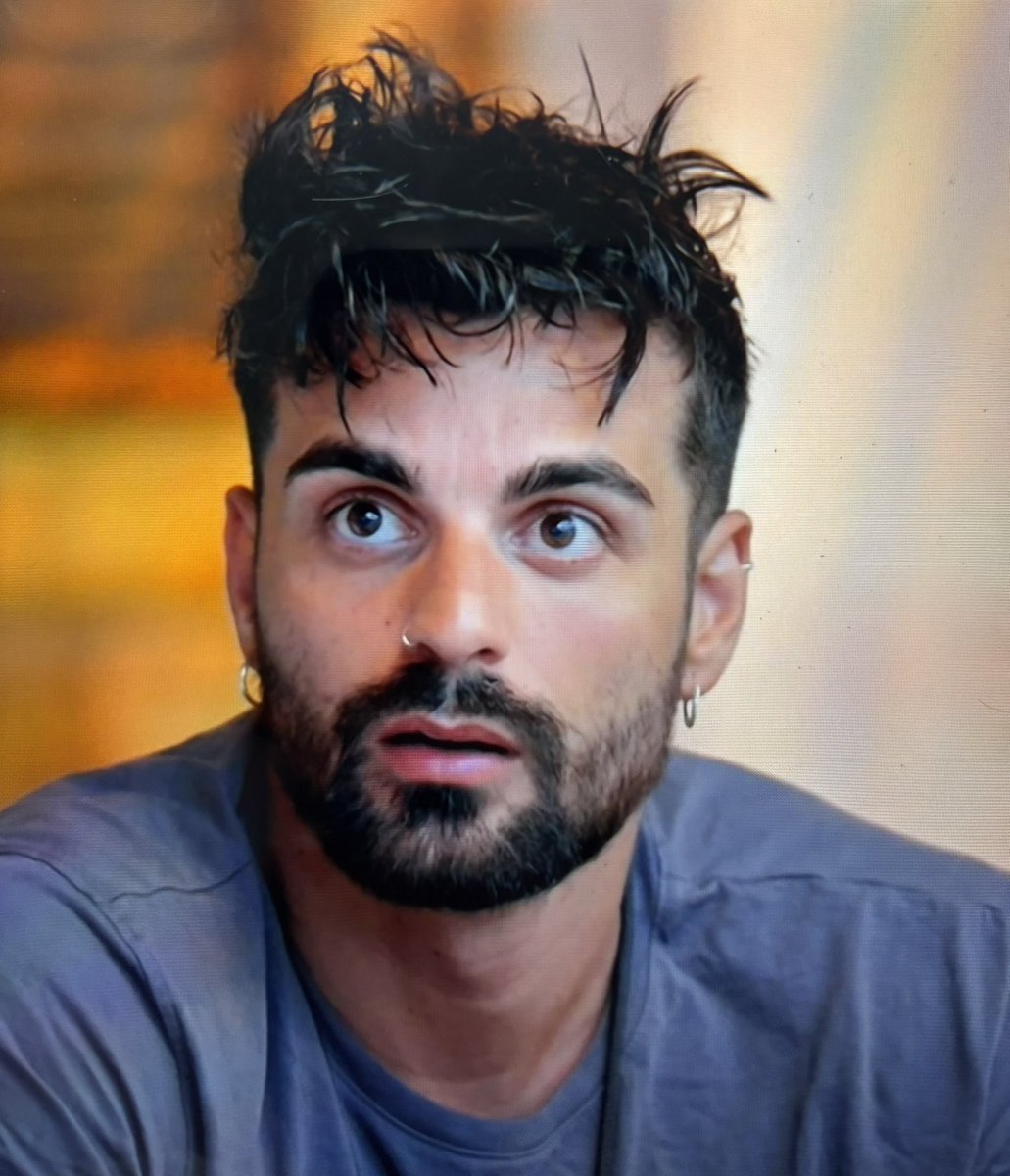 Cuando digo que voy a dormir media hora de siesta y me despierto 4 horas después 

#LaIslaDeLasTentaciones4