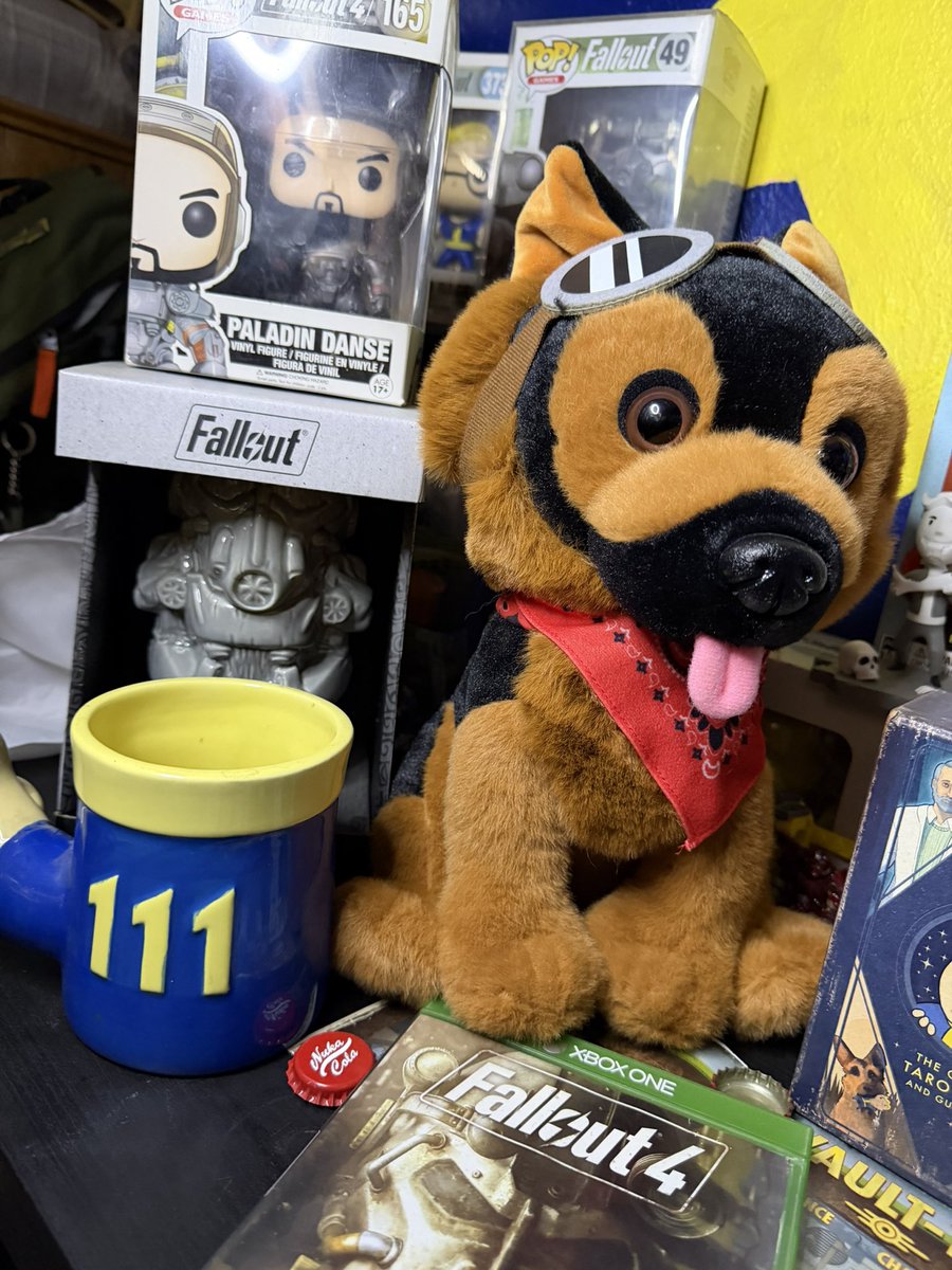 PauReinapolilla's tweet photo. Celebremos el aniversario de fallout 4 🎂🎉🎉 para muchos el primer Fallout al que se acercaron y terminaron amando la franquicia 💖🎂
.
.
.
.
.
#fallout #fallout4 #falloutcommunity #fallout76 #falloutcollection #paureinapolilla #collection #collector #collectibles #bethesda https://t.co/wVr8fck7JH