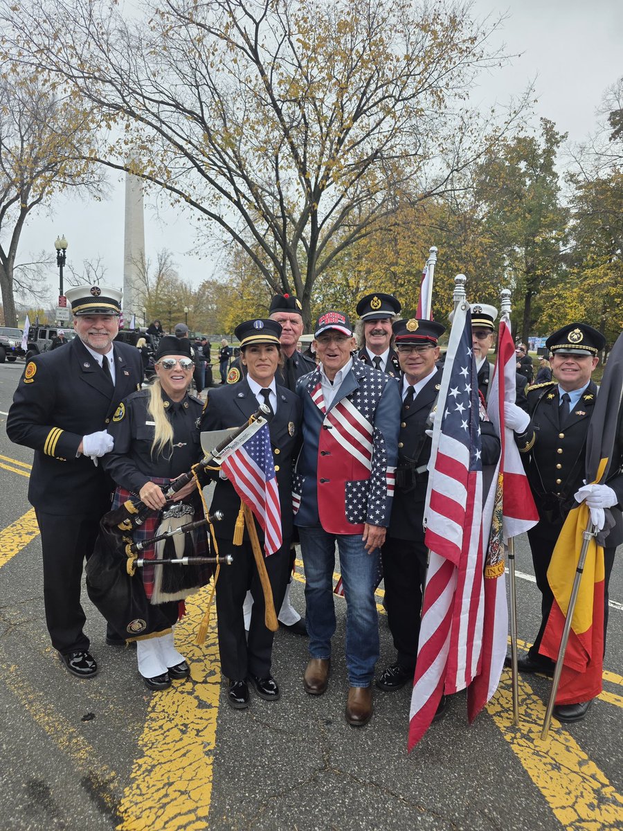 ToddJLeDuc's tweet image. Our @floridaFFsafety @FlFireChiefs @FPF343 @ChiefOttoDrozd @Josh_IAFF @IAFF12thDVP @IAFC @IAFFPresident #fireservice saluting our veterans in DC! @PBCFR @CH1PBCFR @fireengineering @CFSIUpdate @GenFlynn @PIOMarkBrady @RealBritaHorn @Di_Cotter @ChiefSamPena @5AlarmTaskForce