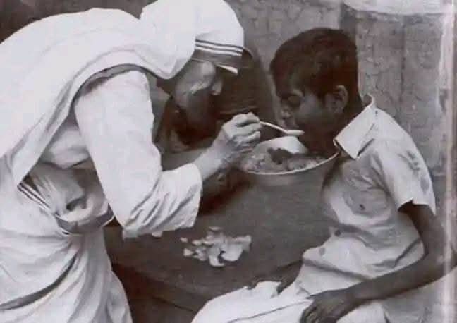 beingsohailawan's tweet photo. انسانیت محبت کا مرکز اور محبت انسانیت کی معراج ہے، اگر میرا علم مجھے انسان سے محبت کرنا نہیں سکھاتا تو ایک جاہل مجھ سے ہزار درجہ بہتر ہے ۔ https://t.co/LXC8VlwxzP