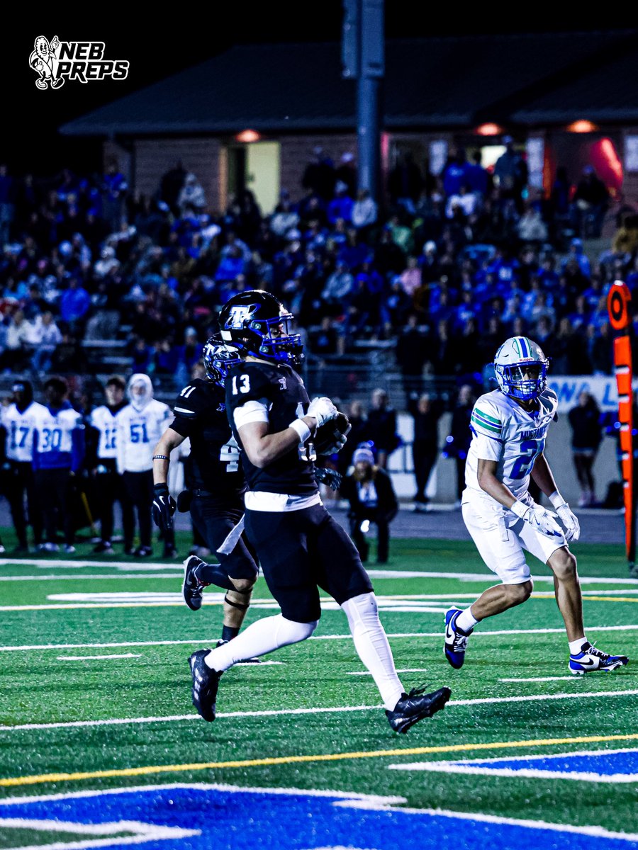 No. 3 Papio South will face No. 2 Creighton Prep in the semifinals 👀

Creighton Prep is 2-1 all time against Papillion-La Vista South in the state playoffs. The Jr. Jays won in the quarterfinals in 2014 and the first round in 2015.