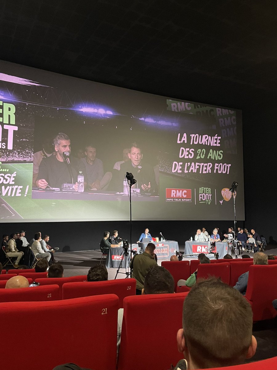 En direct de l after foot à Saran !! 
#riolo #afterfoot #arbitre