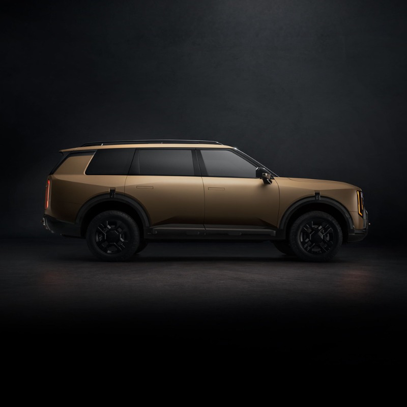 Kia's tweet photo. The next-generation Kia Telluride is here. Explore it before you explore the world in it.