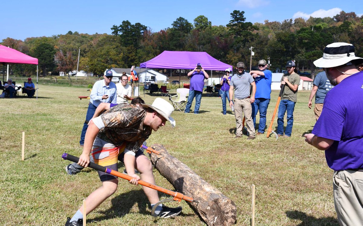 SFASU's tweet image. #SFASylvans = a cut above the rest! 🪓💪💥 
Our Lumberjacks came out on top at the 5th Annual Lake Striker Axe Days, taking first place overall after three days of competition in both technical and timbersports events. Way to chop down the competition, Jacks! 🏆🌲🥇

#AxeEm…
