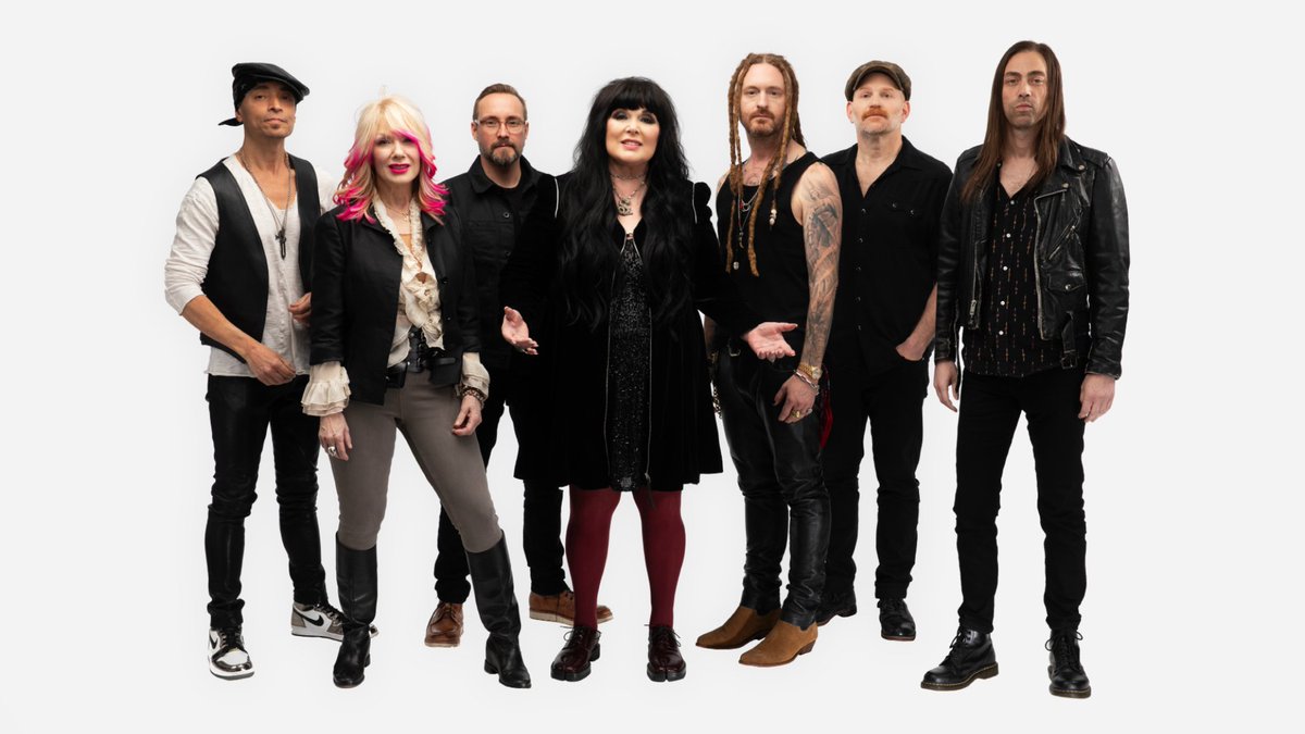 WeServeLV's tweet photo. Rock &amp; Roll royalty is back! 👑

From fierce rifts to the soul piercing vocals, Heart showed the world that passion and power know no limits!!

Starting this Wednesday Heart makes their return to the BleauLive Theater at the Fontainebleau!! https://t.co/1urDJ8rzQD