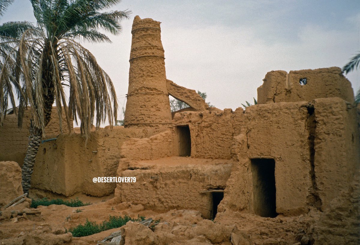 desertlover79's tweet image. مسجد قديم في محافظة الزلفي في منطقة الرياض في المملكة العربية السعودية 1996 م