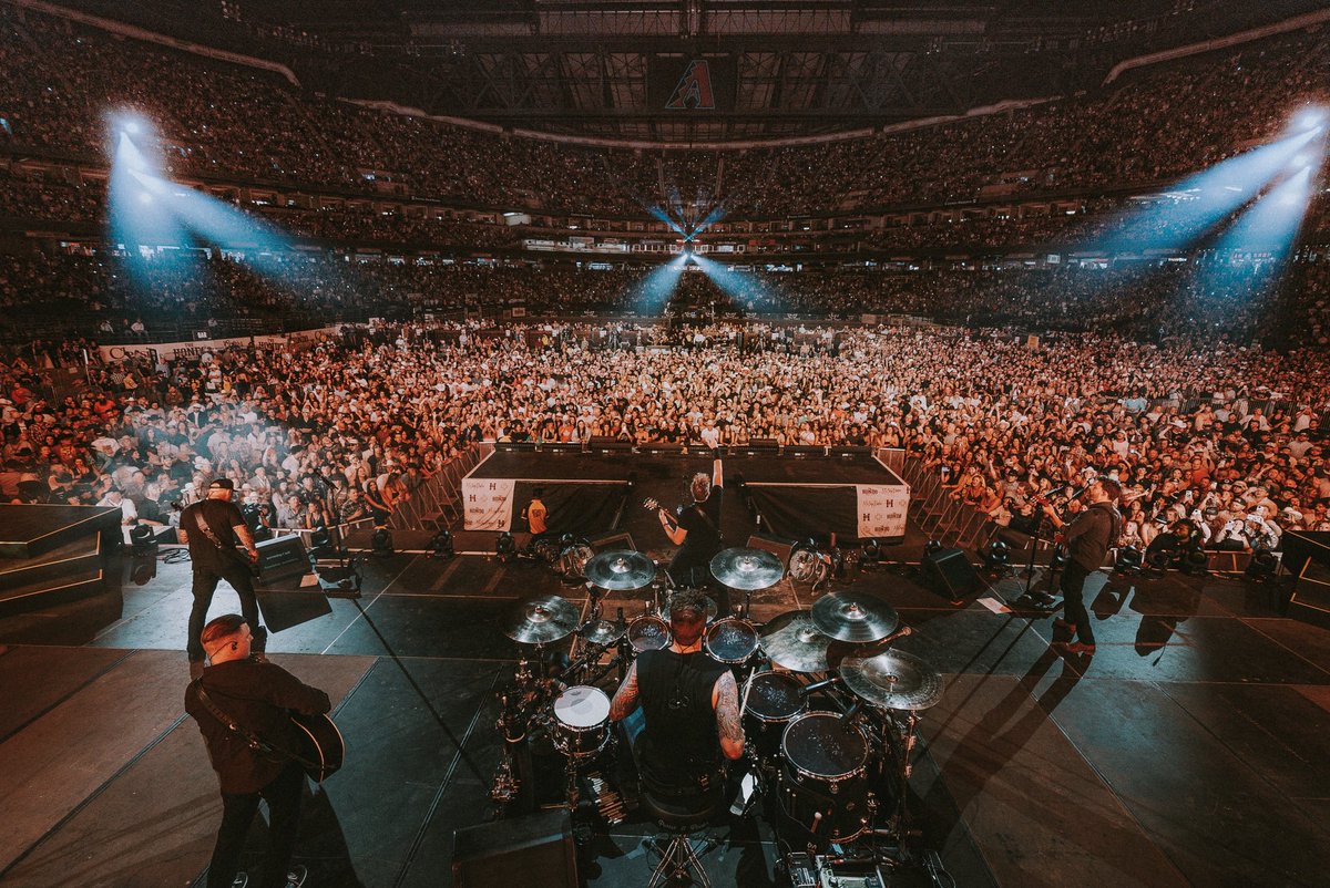 Nickelback's tweet photo. Not our first rodeo, but it is our last show of the year! Thank you Phoenix for helping us wrap up our 2025 shows!

📸 : Timothy Hiehle https://t.co/zLBlesgZMM