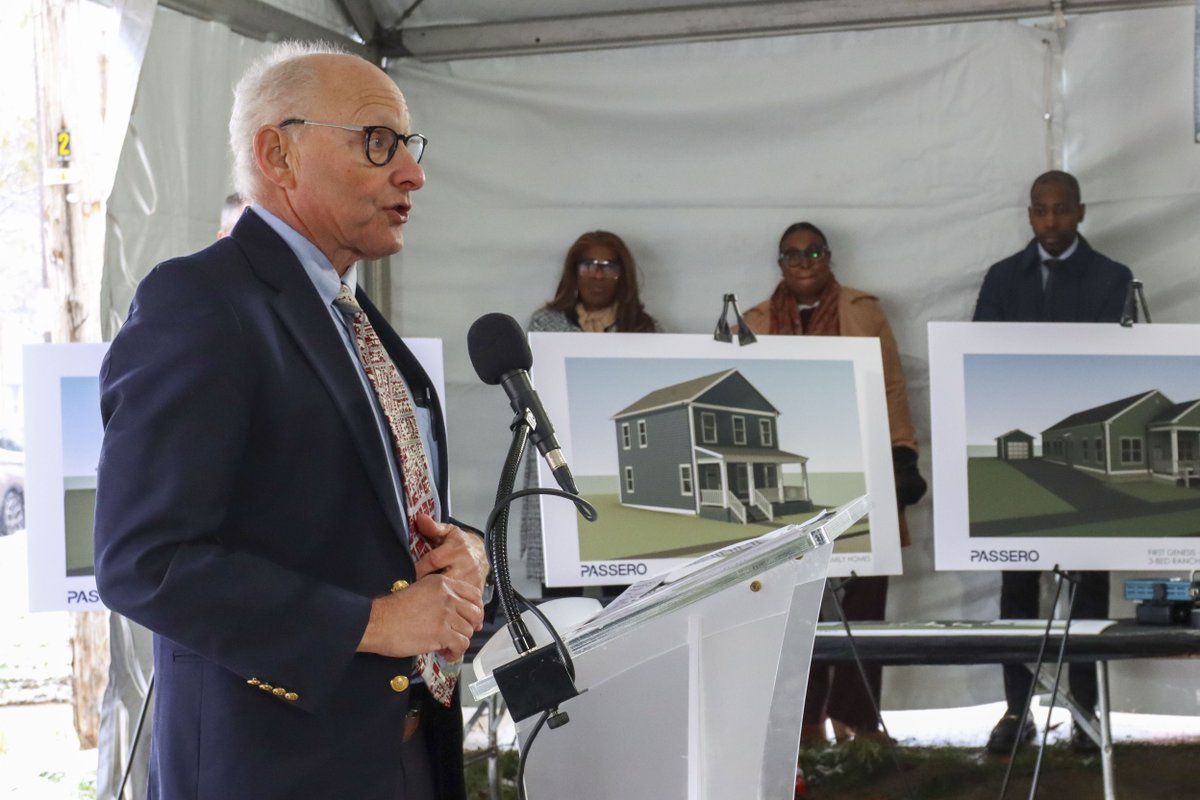 NYSHCR's tweet photo. HCR has been instrumental in jump starting a project to expand affordable homeownership opportunities in #rochester #Upperfalls neighborhood that will allow 22 families to afford a home they can call their own. Along with partners Monroe County, City of Rochester, and First Genesis Baptist Church, we're improving affordability.
@GovKathyHochul