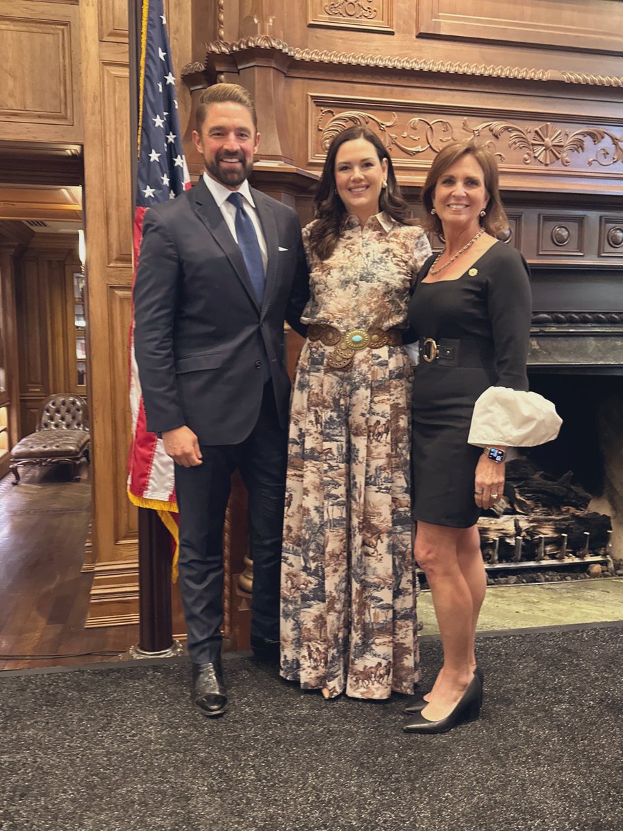 leachfortexas's tweet photo. Today in Dallas I was grateful to be presented with the Champion of Truth Award for our work this past #txlege to pass Trey’s Law — groundbreaking legislation ending the use of NDA’s in cases of sexual abuse and assault, human trafficking and prostitution. While I am humbled by this honor, the real heroes behind this bill are heroic Texans like @ElizCarlock @beckyleachtx1 Cindy Clemishire and so many other victims and survivors who have shared their stories and spoken out. Because of them, a nationwide movement has been sparked to give voice to the voiceless and to fight back against their perpetrators who seek to silence them.