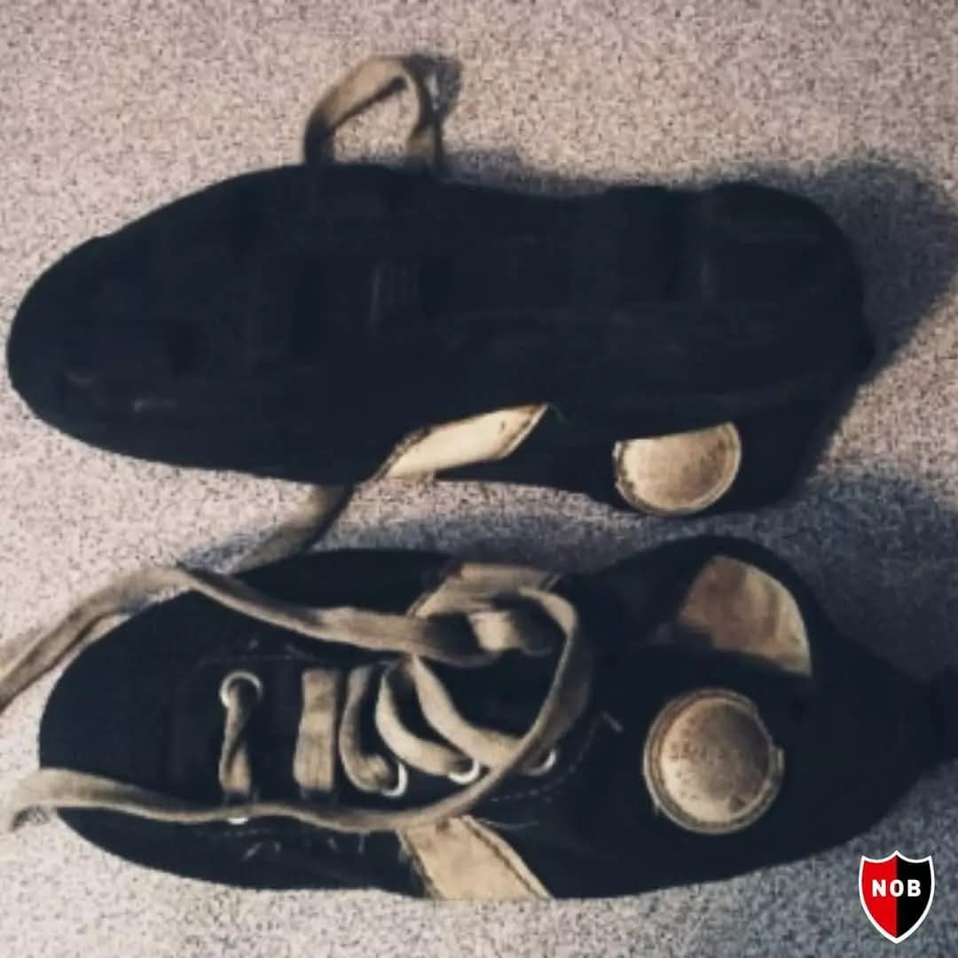 #Cultura 🔴⚫♾️

A los de antes, a los de ahora..
Felíz día UTILEROS!!!
Aplausos y gracias!