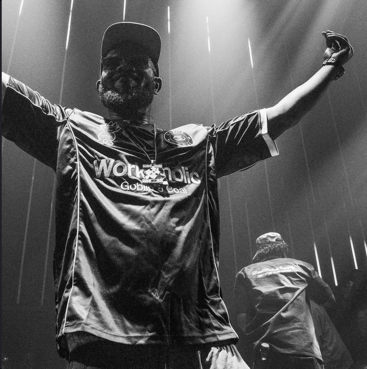 ✨OKPU AGU STAMP OF TIME
We don’t get to talk about the creative dexterity of OD enough. I look at him and I see a man whose entire being tells a unique story, starting from his birth story down to his name. But that’s not what I want to talk about.