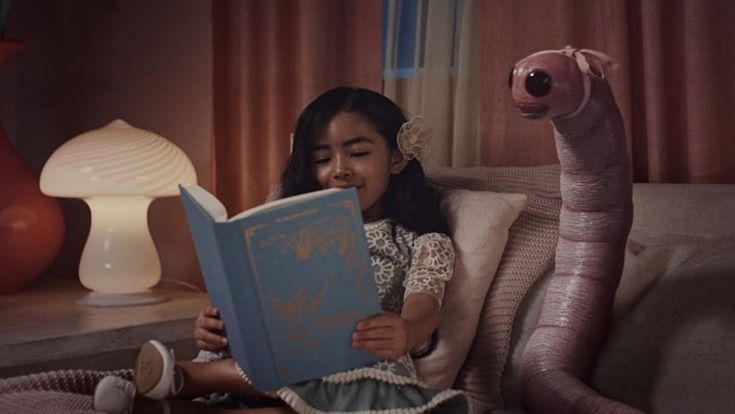 acessommbr's tweet image. É DELA! O videoclipe de "LEECHES" é atualmente o videoclipe MAIS VISTO de uma artista alternativa feminina no YouTube em 2025.