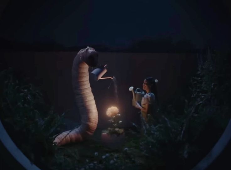 acessommbr's tweet image. É DELA! O videoclipe de "LEECHES" é atualmente o videoclipe MAIS VISTO de uma artista alternativa feminina no YouTube em 2025.