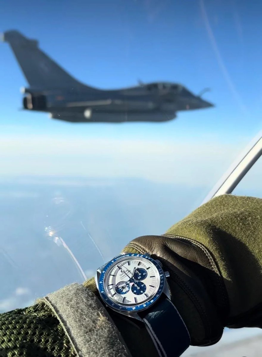 GlobalWatchClub's tweet image. Omega Speedy in its natural habitat ✈️o