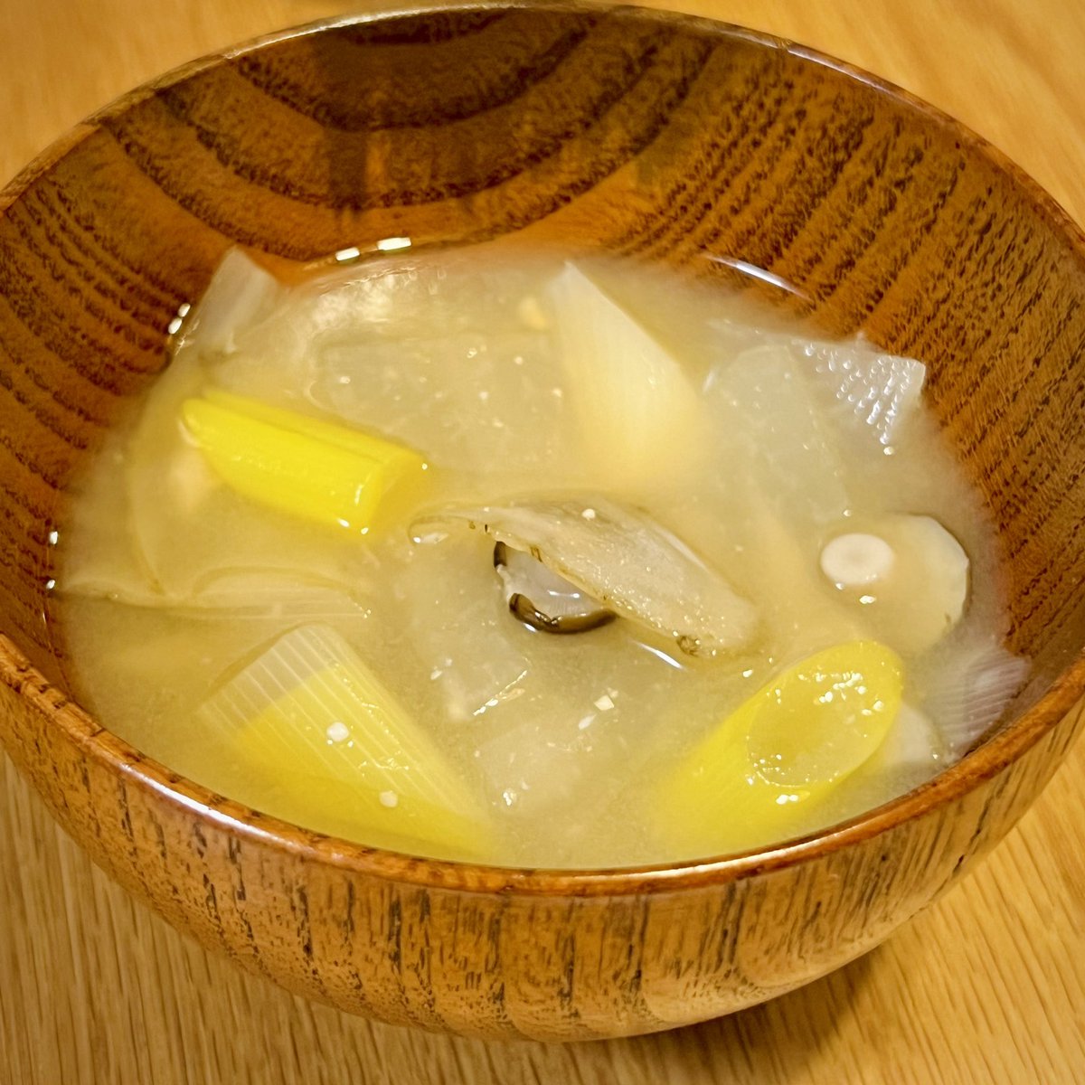 takeiryosuke's tweet image. こちらは雲が多いです。
昨日はだいぶだらだら過ごしました。
今日は、どうかな。
早起きして、朝ごはん作ったりはしたけども。
いい一日になるといいな。

あ、おはようございます！
（写真は今朝の空と作ったごはん）