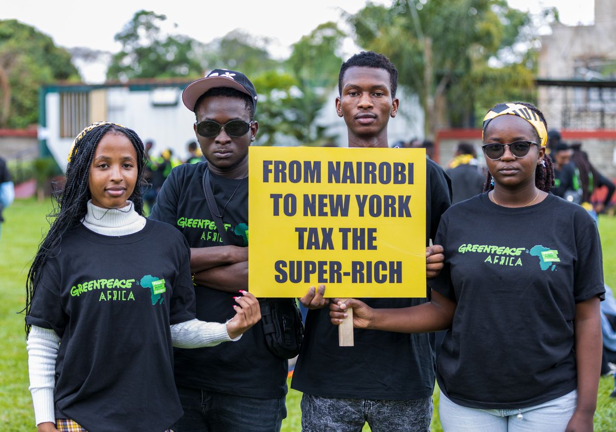 Brightpathkenya's tweet photo. Bright Path Vision proudly joined other passionate advocates in forming the Human Banner on 8th November in Nairobi, calling on world leaders to #TaxTheSuperRich and adopt fairer global tax rules that can unlock resources for climate action and sustainable development. 🌍💚 https://t.co/TlpaRQlqEm