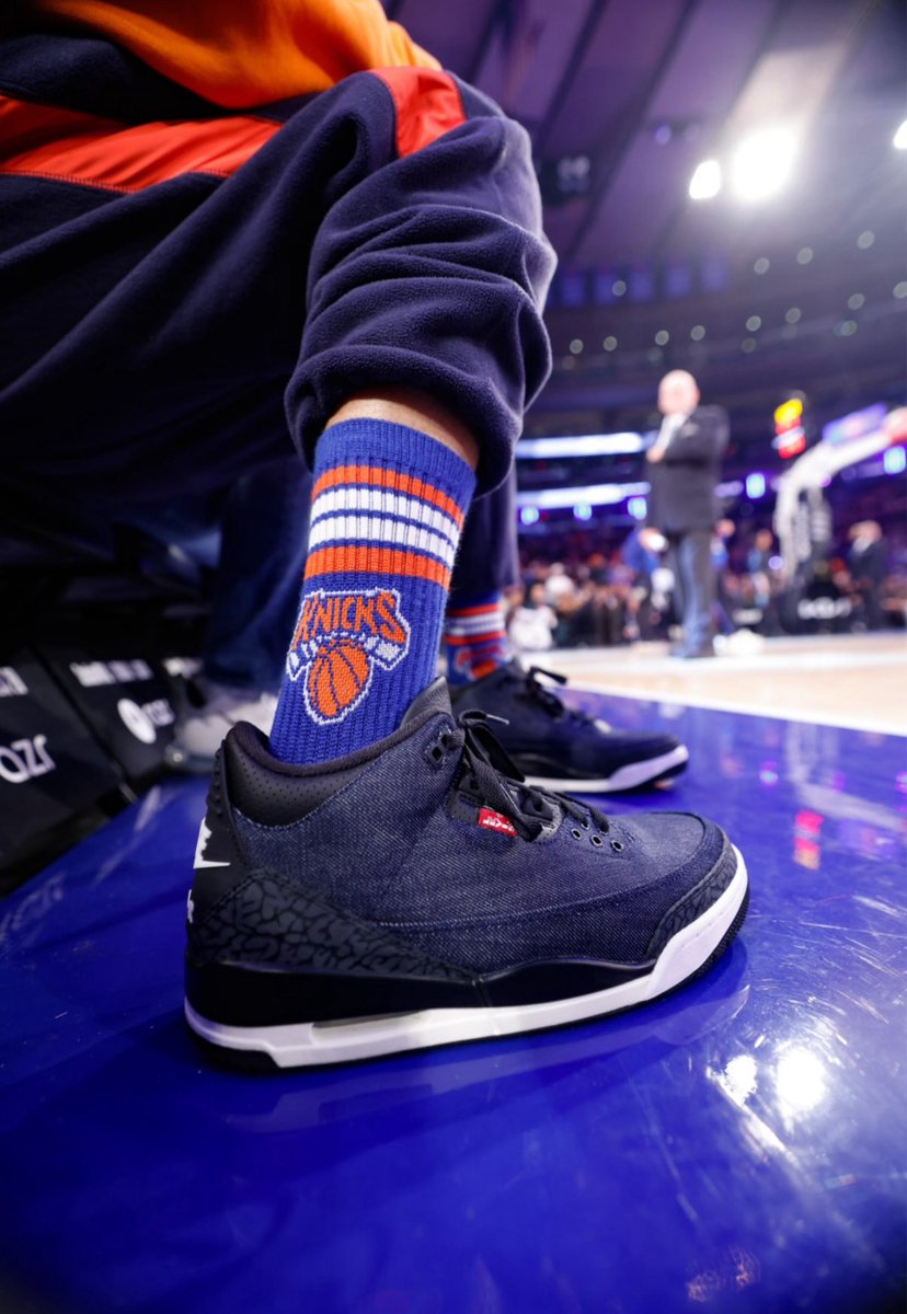 dadeasskickz's tweet photo. FIRST LOOK at Spike Lee who was spotted courtside at MSG rocking the upcoming Levi’s x Air Jordan 3 our first glimpse at the 2026 collab 👀👖
•
•
•
•
•
•
#Retro #Jordan #Jumpman #23isback #Explore #Sneakerheads #Leaks #Sneakers #Nike #Shoes #Fashion #Kicks #Sneaker #Hypebeast #Airjordan