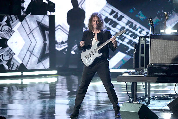 ThekillersVzla's tweet photo. ⚡️ @davekeuning ⚡️

📆: 08-11-2025
🎫: @rockhall
🏟: @peacock_theater
📍: Los Angeles, California, EE.UU. 
📷: @KevinMazur
        @jeffkravitz

#TheKillers
#DaveKeuning https://t.co/PR6kW5XZZG