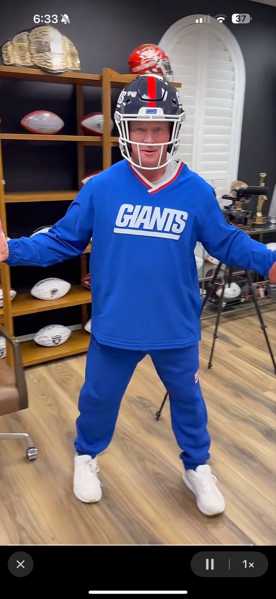 Jcorso77's tweet photo. There's only one answer. @BarstoolGruden https://t.co/xgLi8FBtzQ