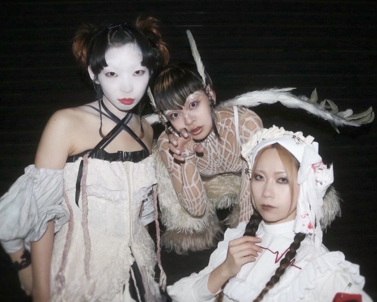 なんと、
あの劇的音楽ライブ
“宇宙から堕ちた天使”が映像化‼︎

この日行けなかった方、
あの不思議体験の興奮を再び感じたい方は
手に入れるべし🌏🛸