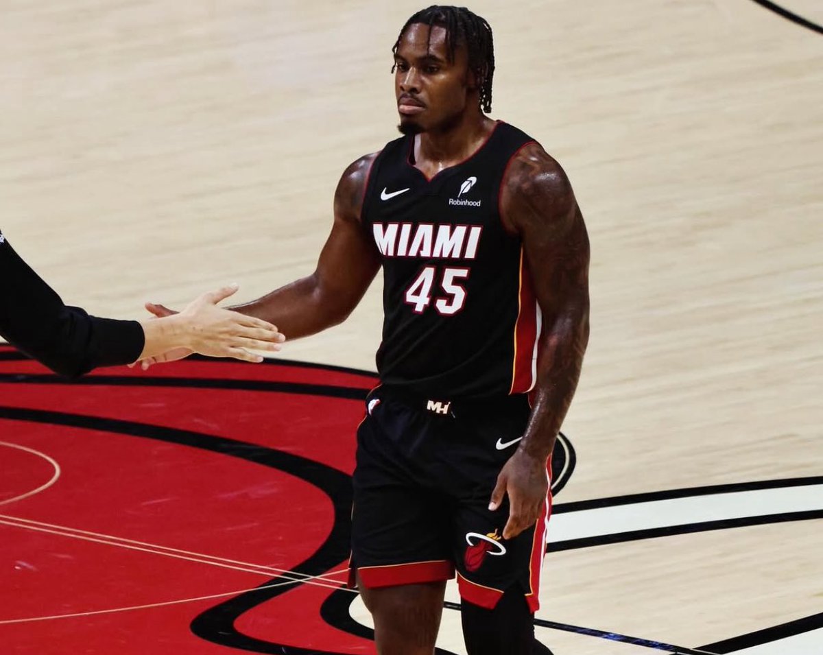 WadexFlash's tweet photo. SI calls Davion Mitchell the “unsung hero” of Miami’s great start:

“Mitchell has earned every dollar of that extension so far…displaying amazing point of attack defense along with playmaking that has helped maintain Miami's fast-paced offense.”

He’s made for this franchise. https://t.co/y0l0EgPRAE