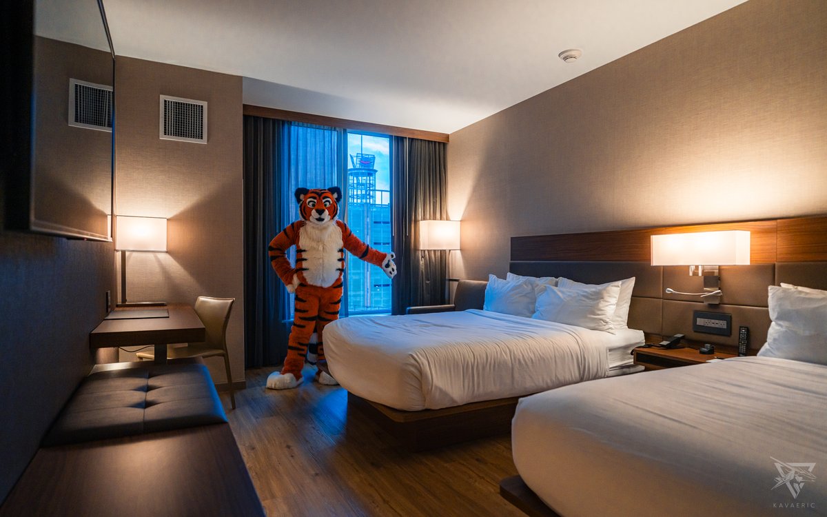 We're working hard to update hotel and transportation info for 2026! No official rooms are available yet.
#Anthrocon hotel block bookings will open:

Ultrasponsors: early Feb
Dealers: mid Feb
Supersponsors: mid Feb
Everyone: late Feb

(note: tiger not included 🐯🛏️)

📸 Kavaeric