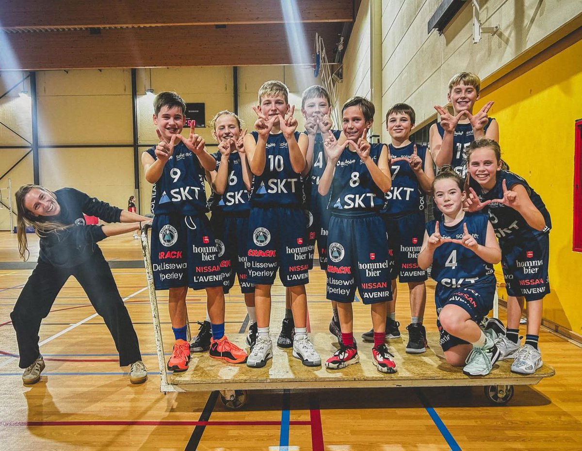 Fakteur 🏀 ⚽️🤘 tweet media