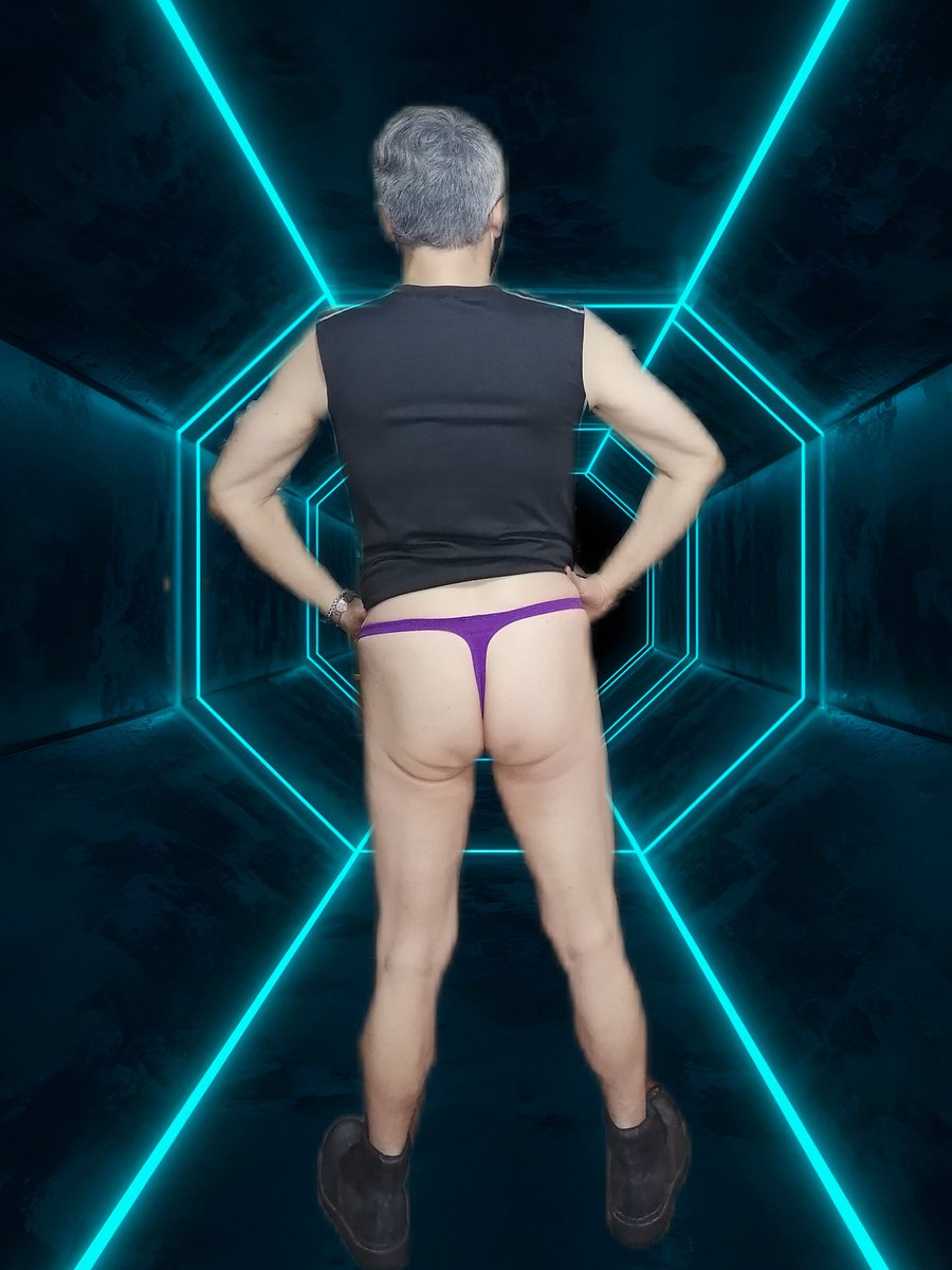 Otro diseño de <a href="/MbsUndies/">MBSUndies</a>  <a href="/MBSUndies2025/">MBSUndies</a>  en licra morada. Dale ♥️