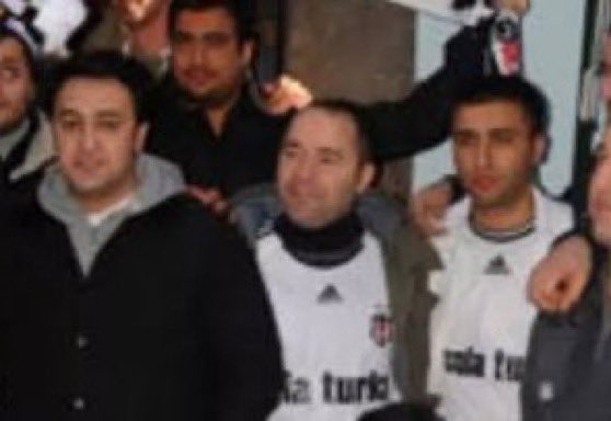 Trabzonspor delikanlı bir camia şehit Eren Bülbül olsun Hassasiyetlerini biliriz bu adam Trabzonsporlu bile değil Trabzonspor taraftarı bundan sonra bu adam hakkında gerekeni yapacaktır ama bundan sonra Trabzonlu olup da bunun arkasından abi diye gidenin anasını sikeyim