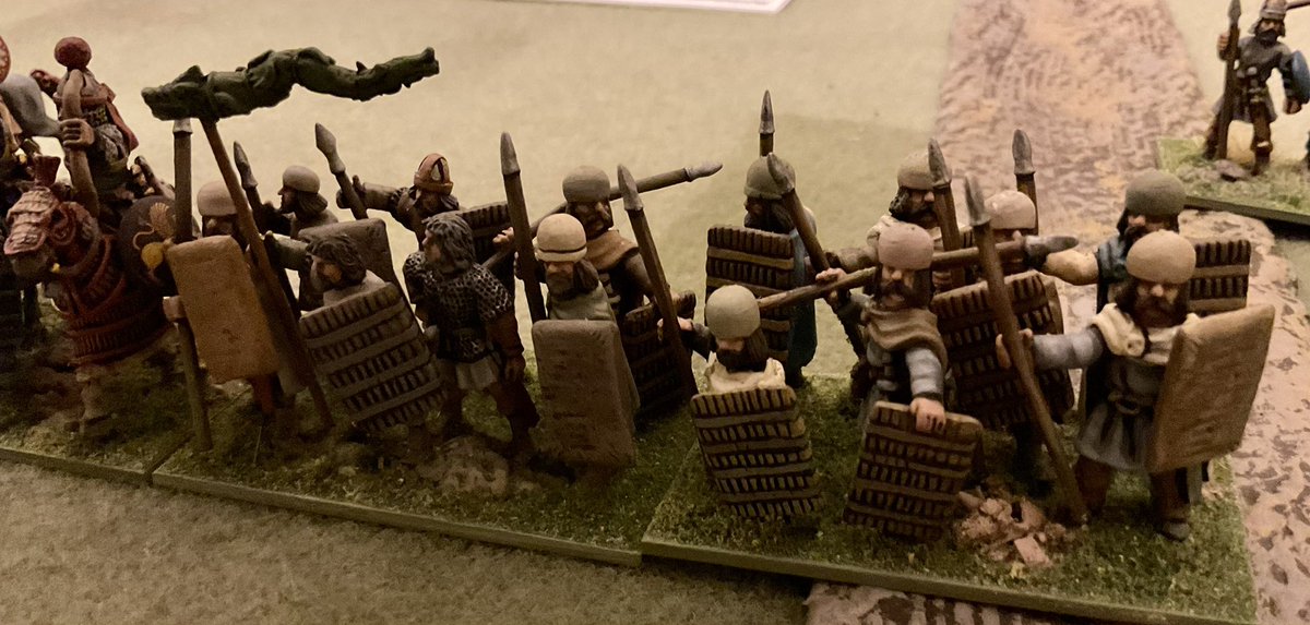 Oldwargamer's tweet image. Played DBA with @MarcusTregenza Sassanids Persians last night. Such a lovely army. #DBA #28mm #Persians