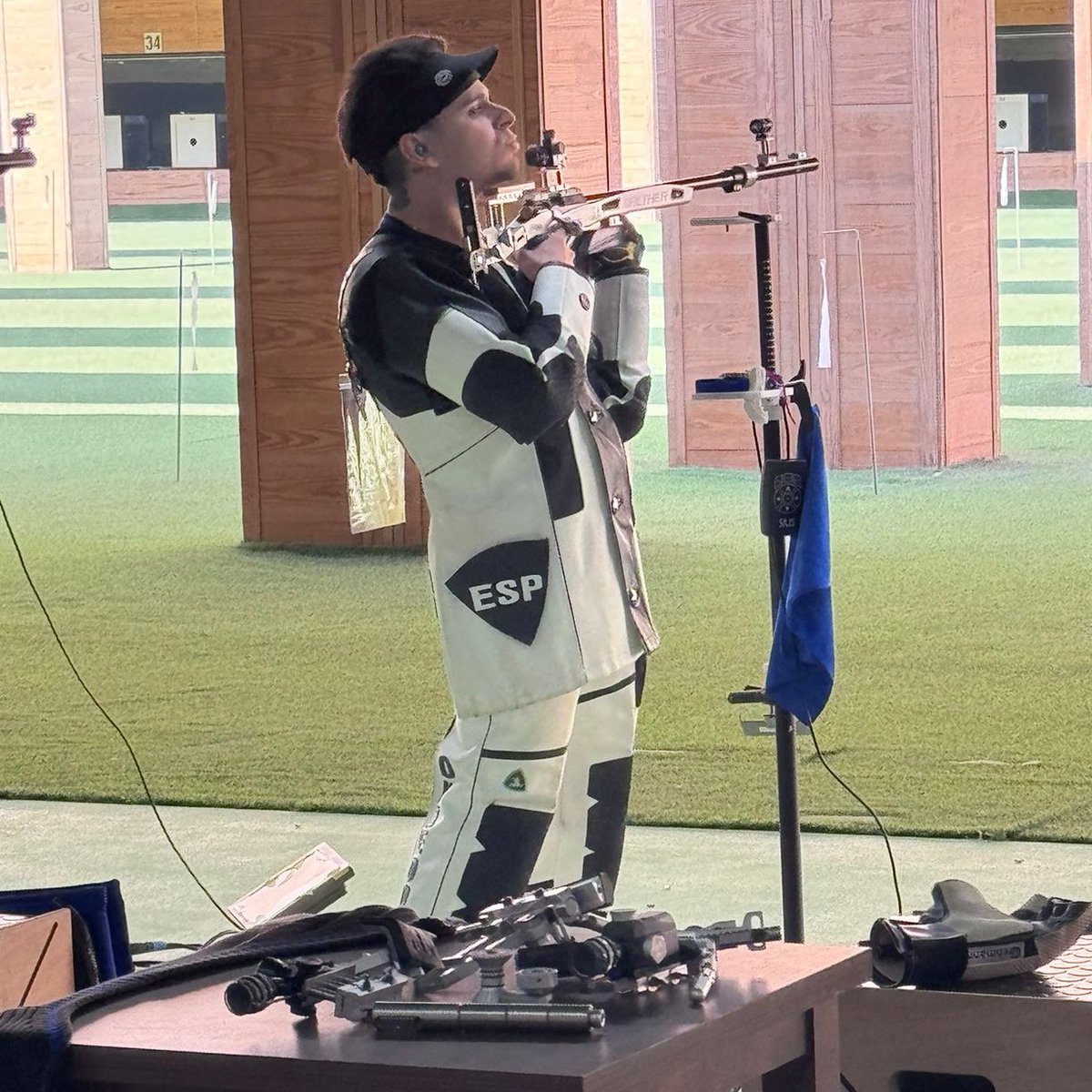 🧿 Carabina 50 metros Tres Posiciones

8️⃣2️⃣ <a href="/chusoviedoo/">Chus</a> no ha podido superar la fase eliminatoria por un fallo en el disparador de su arma ocurrido en la etapa de pie y que le ha condenado al lugar 82º de la clasificación. El catalán ha obtenido una puntuación total de 574-29x.