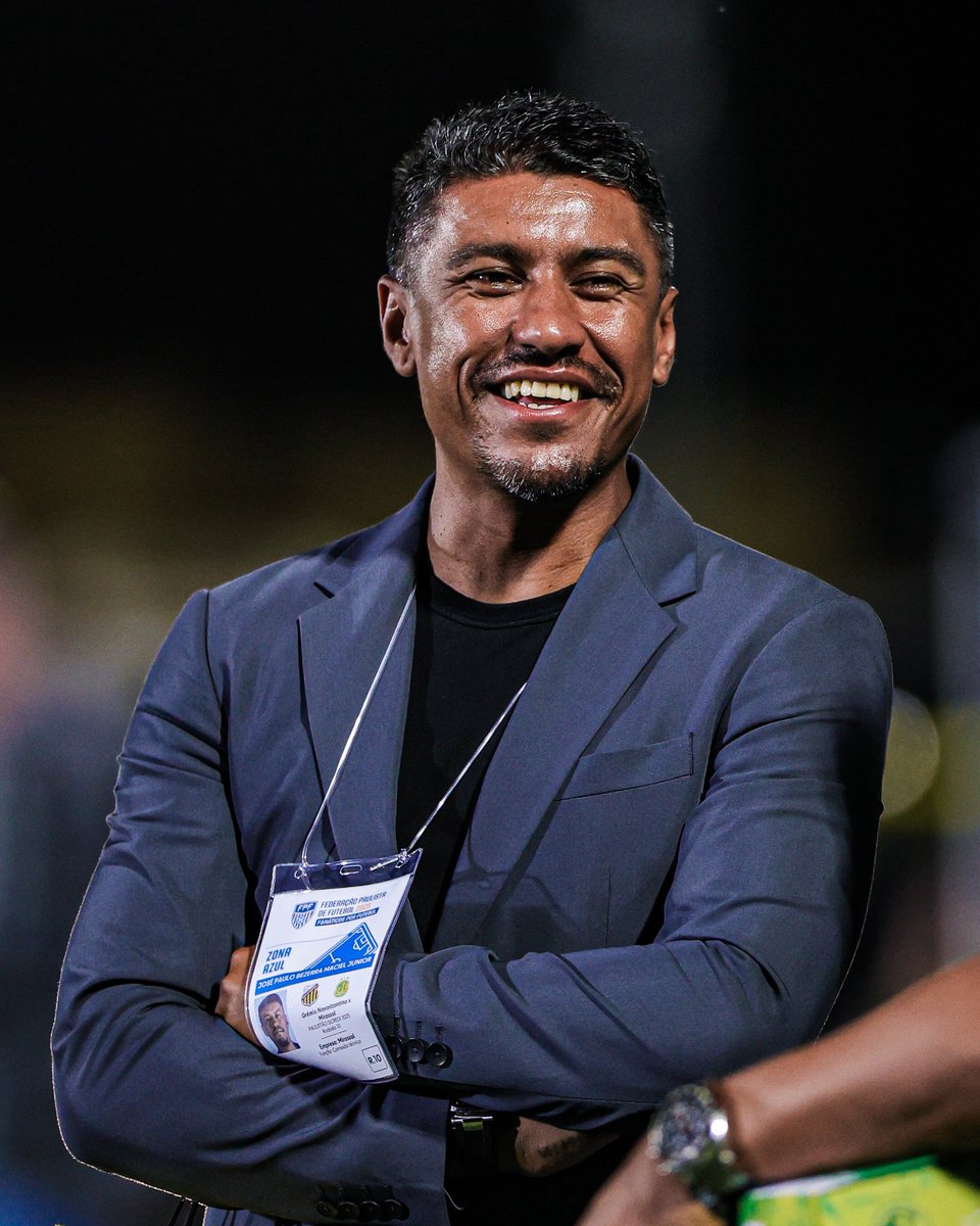 futtmais's tweet photo. Mirassol é um exemplo de gestão para os outros times:

- Técnico jovem e promissor
- Elenco 100% brasileiro
- Folha salarial de R$ 4,1 milhões mensais — menor que o salário de Depay
- Recém-chegado da Série B, está perto de garantir vaga na Libertadores
- Premiação de R$ 7,5 milhões ao elenco em caso de classificação
- Bônus de R$ 10 milhões pela permanência na Série A

Um time bem estruturado, colhendo agora os frutos que plantou.

📸 Pedro Zacchi/Ag. Paulistão e Marcos Freitas/ Agência Mirassol