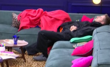 "Au moins je vais chanter seul sur scène" eh vas y j'ai mal au cœur... #StarAcademyleLive