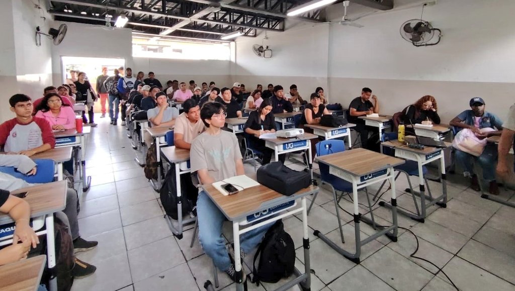 #Guayas | 💪🌱 Capacitamos a estudiantes de la Facultad de Ciencias Agrarias de la <a href="/UdeGuayaquil/">Universidad de Guayaquil</a> sobre la detección y prevención del Moko y Fusarium R4T, fortaleciendo sus conocimientos y promoviendo una agricultura sostenible.
#SanidadVegetal #AgrocalidadTeAcompaña