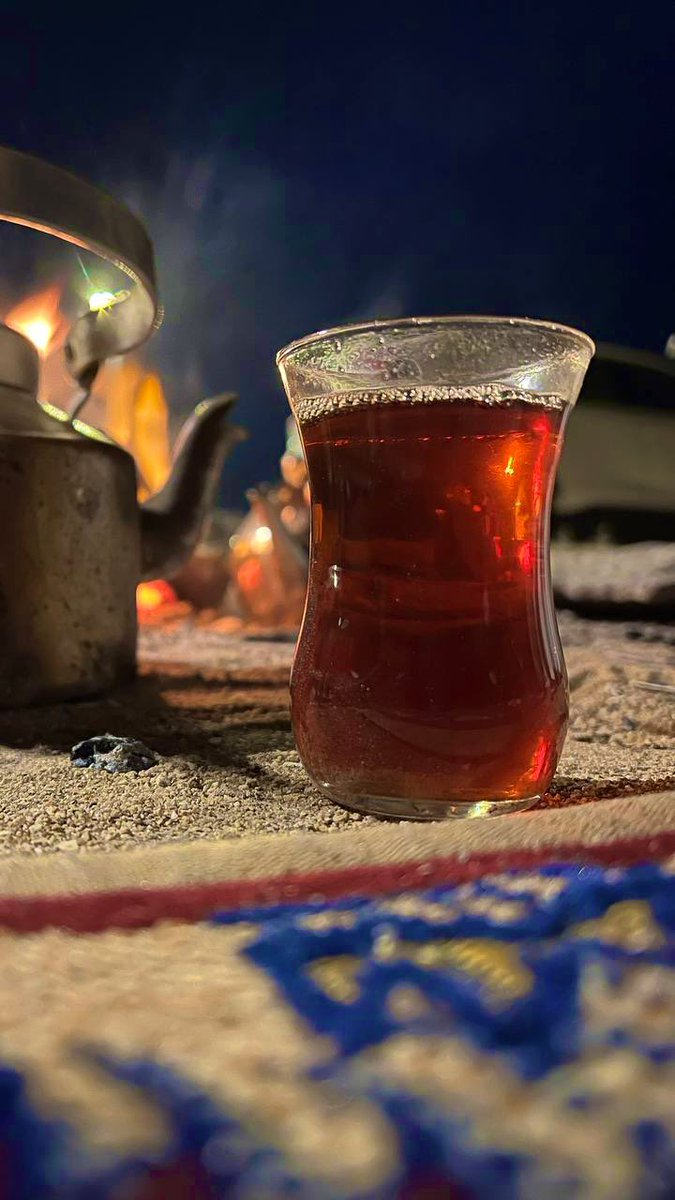 إياك و طلب اللجوء إلى قلب أحد   
كن مستعمراً .. 
فاللاجئون غالباً ما يهملون على أطراف الأوطان .💔🥀