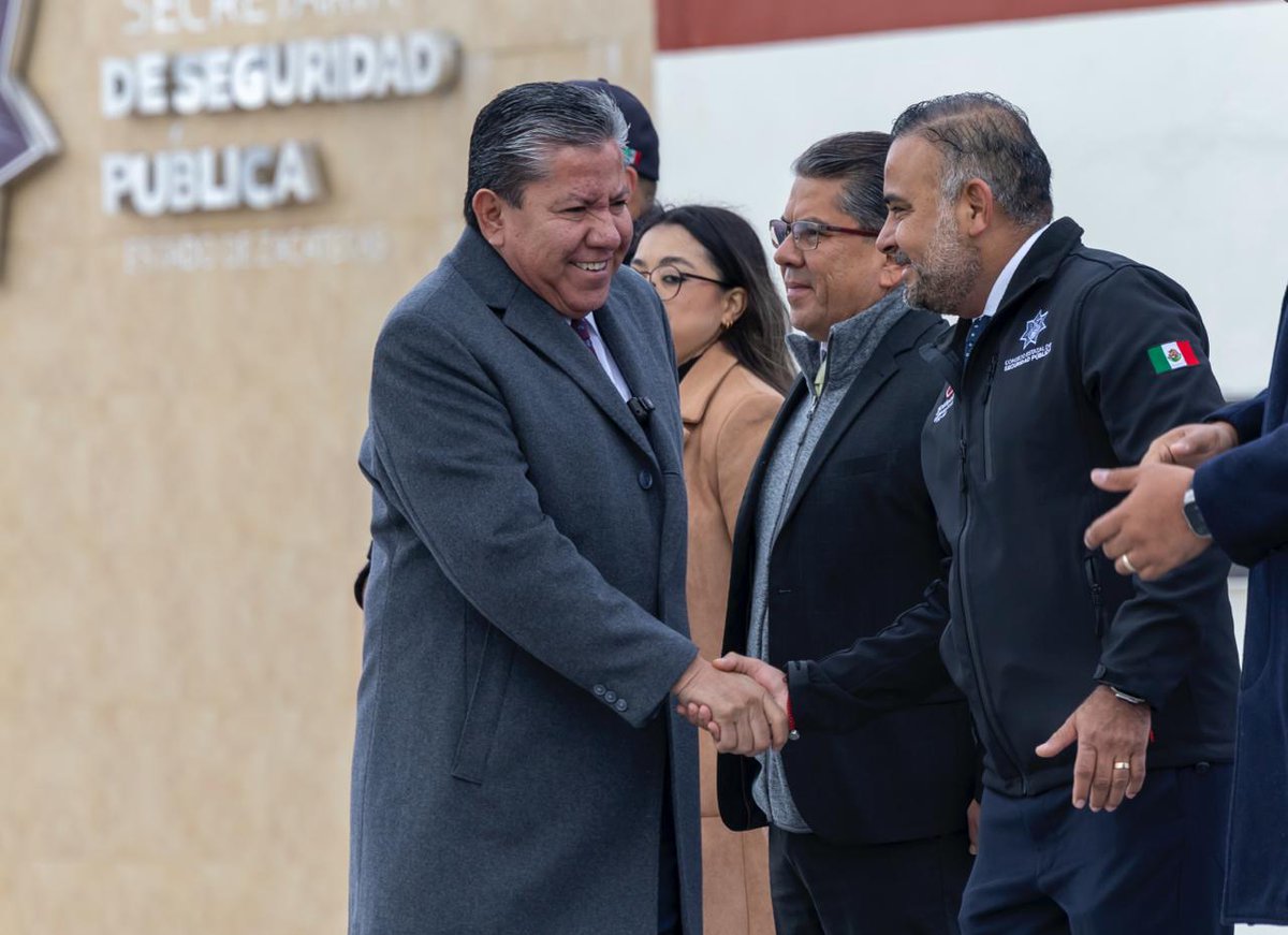 fsonduk's tweet photo. Hoy acompañé al Gobernador del Estado durante la ceremonia de Honores a la Bandera en el nuevo C5i. 🇲🇽
Un acto que refleja el compromiso y la coordinación de las instituciones de seguridad para seguir construyendo un Zacatecas más seguro. https://t.co/EIM6FUmyCs