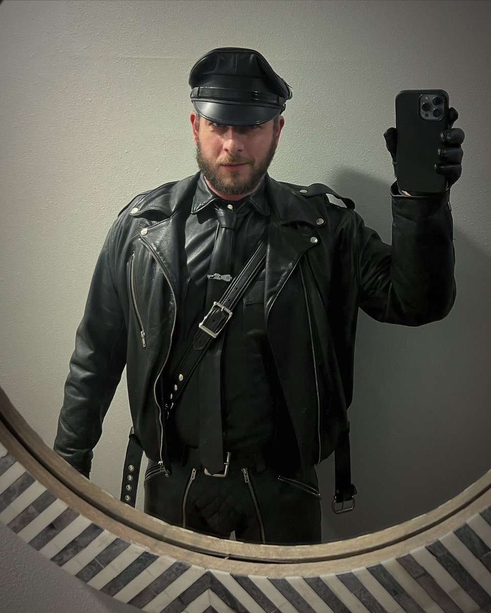 Got to enjoy the leather weather properly this weekend. Happy #muircapmonday boys, have a great week.