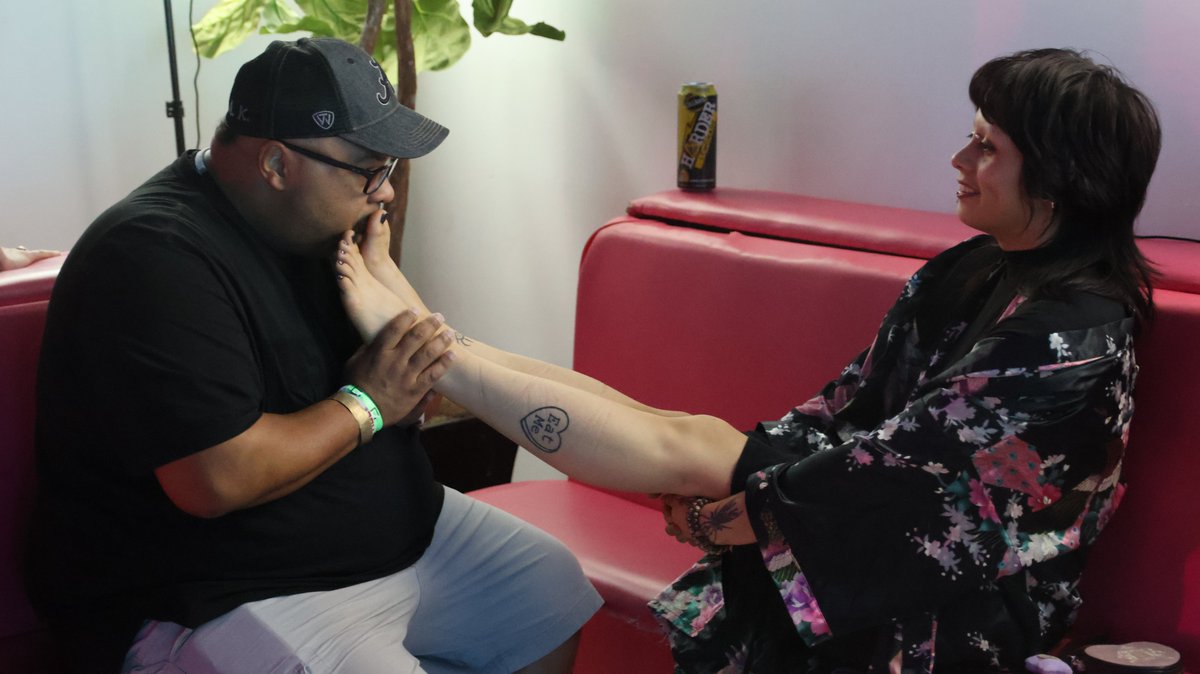 Everybody has a crush and I got to see a few of mine at <a href="/TX_Ft_Parties/">Texas Foot Parties</a> 

<a href="/BANEtownUSA/">Bane Jane</a> <a href="/commandanttt/">𝕿𝖍𝖊 𝕮𝖔𝖒𝖒𝖆𝖓𝖉𝖆𝖓𝖙 does DFB 11/14 - 11/16</a> <a href="/LilyLurid/">Empress Lurid ✨💸👜👣</a> <a href="/creatureduality/">𝔗𝔥𝔢 ℭ𝔯𝔢𝔞𝔱𝔲𝔯𝔢 𝔇𝔦𝔳𝔦𝔫𝔢 💮</a> <a href="/RealVickyVix/">Vicky Vix ✈️ TOUR-Dallas TX, Honolulu HI</a>