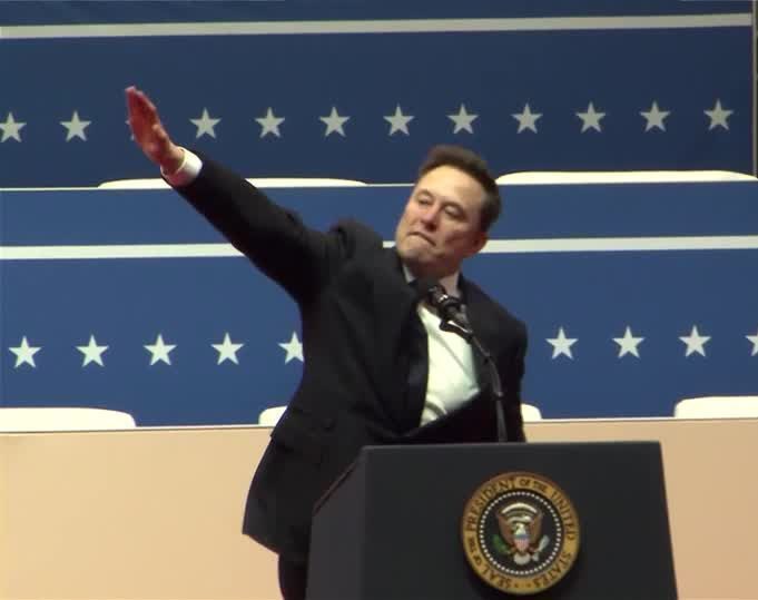 fiernandojefe's tweet image. *felca tira foto dando um pulo*

conservadores: mEU DEUS ELE fez PACTO ele eh o ANTICRISTO

*elon musk faz saudação nazista*

conservadores: calma ai rapaziada ele tava só acenando kkkk ;-;