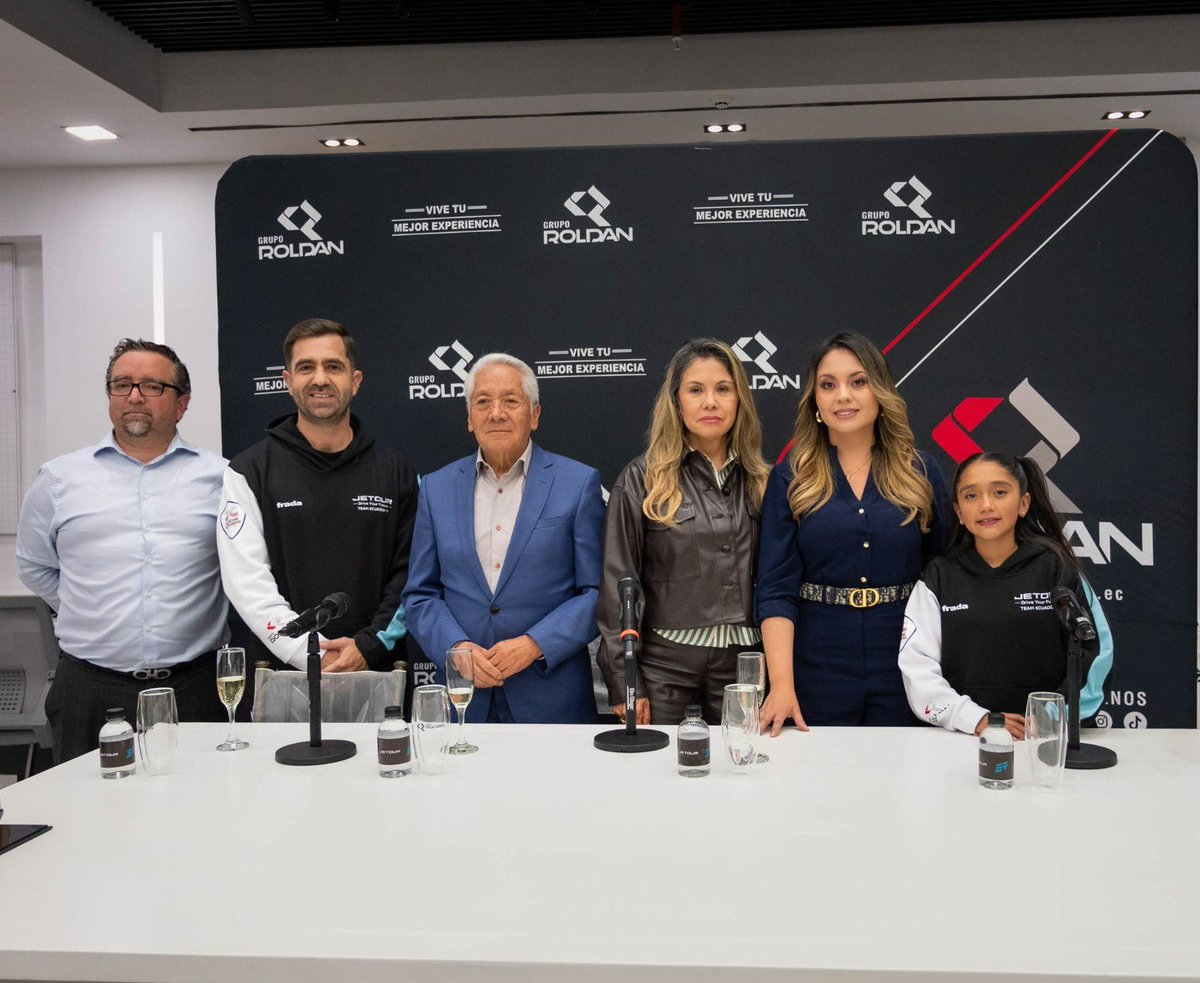 Las selecciones femeninas Sub 12 y Sub 14 de Ecuador tuvieron su despedida oficial antes de viajar a la Copa América Femenina AFI 2025. Este evento refleja el avance sostenido del fútbol femenino en el país, donde más de 12.000 niñas forman parte de escuelas y torneos formativos.